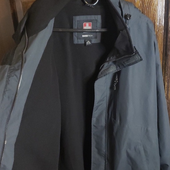 SwissTech Coat - Picture 6 of 8